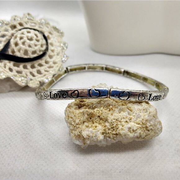 Slim. Simplistic silver stretch‎ love bracelet - Picture 2 of 2